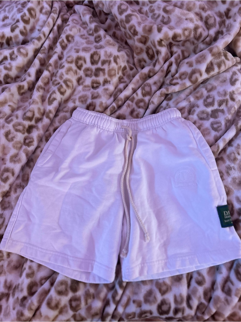 WHITE danzy drawsrting shorts! - Picture 1 of 4